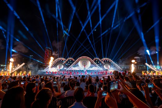 Koncert s pódiovým osvetlením